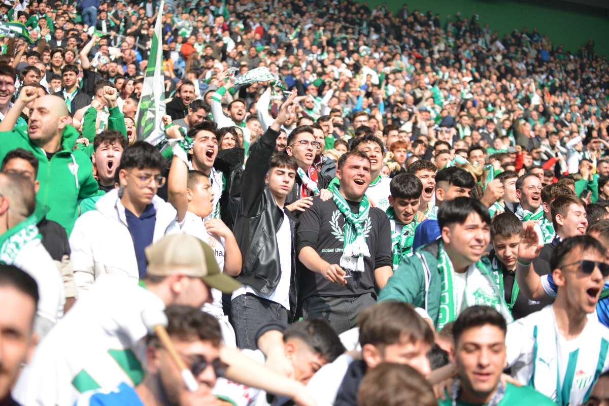 (FOTO GALERİ) Bursaspor-Anadolu Üniversitesi Taraftar Fotoğrafları
