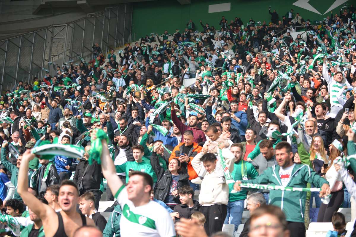 (FOTO GALERİ) Bursaspor-Anadolu Üniversitesi Taraftar Fotoğrafları