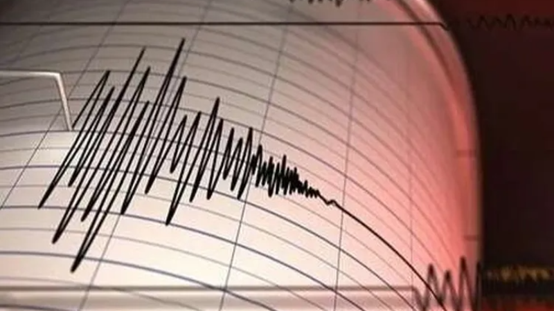 Ege'de deprem fırtınası sürüyor