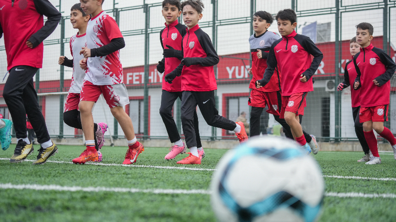 Gelecek nesillerin temeli spor ile atılıyor