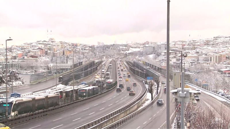 İstanbul'da okullara kar tatili trafiğe yaradı: Trafik yoğunluğu yüzde 20 oldu