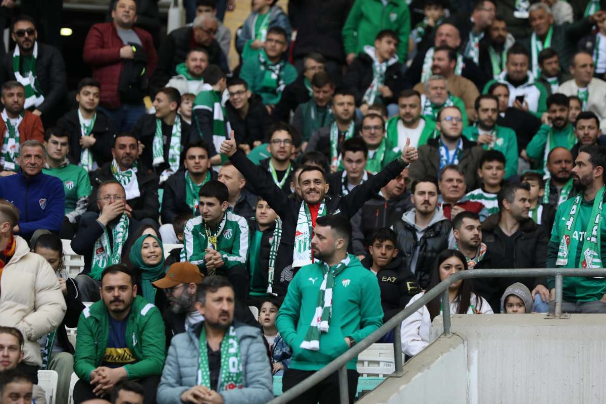 (FOTO GALERİ) Bursaspor-Silifke Belediyespor Taraftar Fotoğrafları