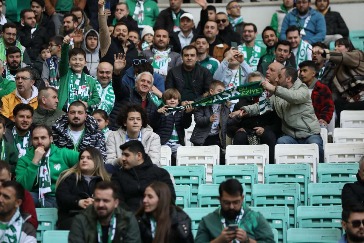 (FOTO GALERİ) Bursaspor-Silifke Belediyespor Taraftar Fotoğrafları