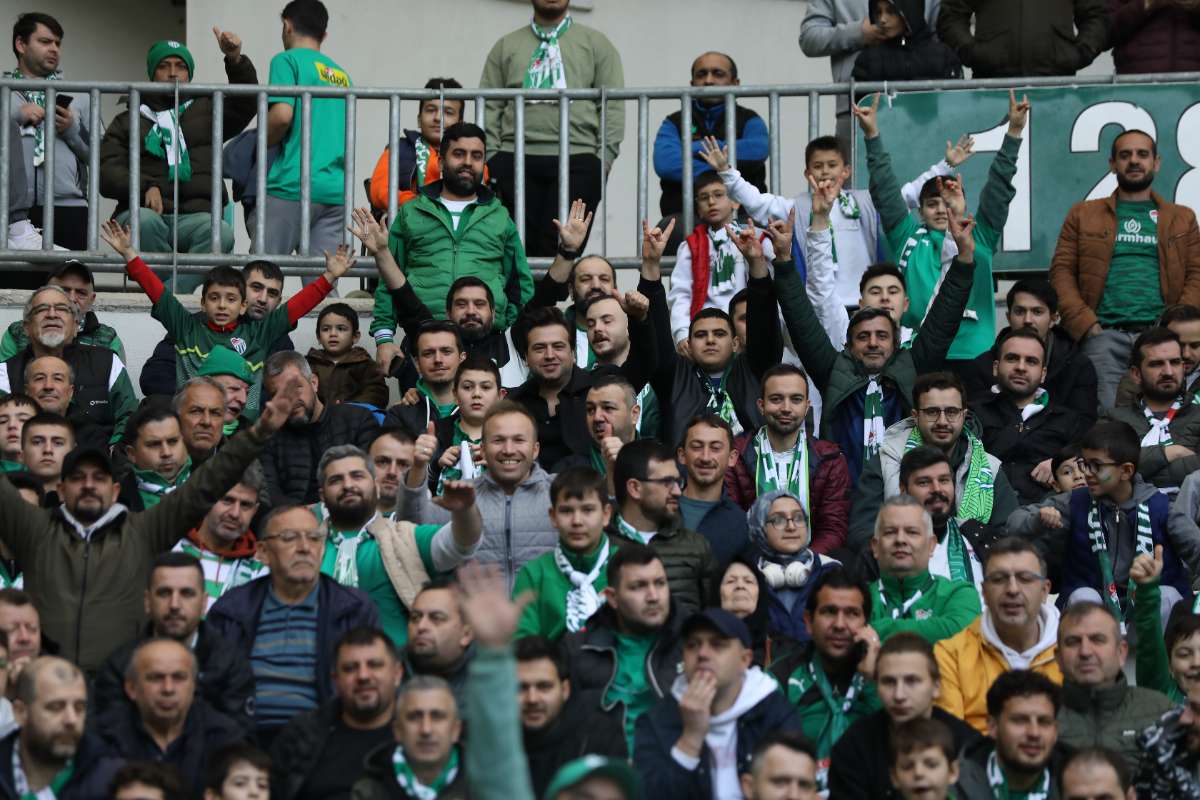 (FOTO GALERİ) Bursaspor-Silifke Belediyespor Taraftar Fotoğrafları