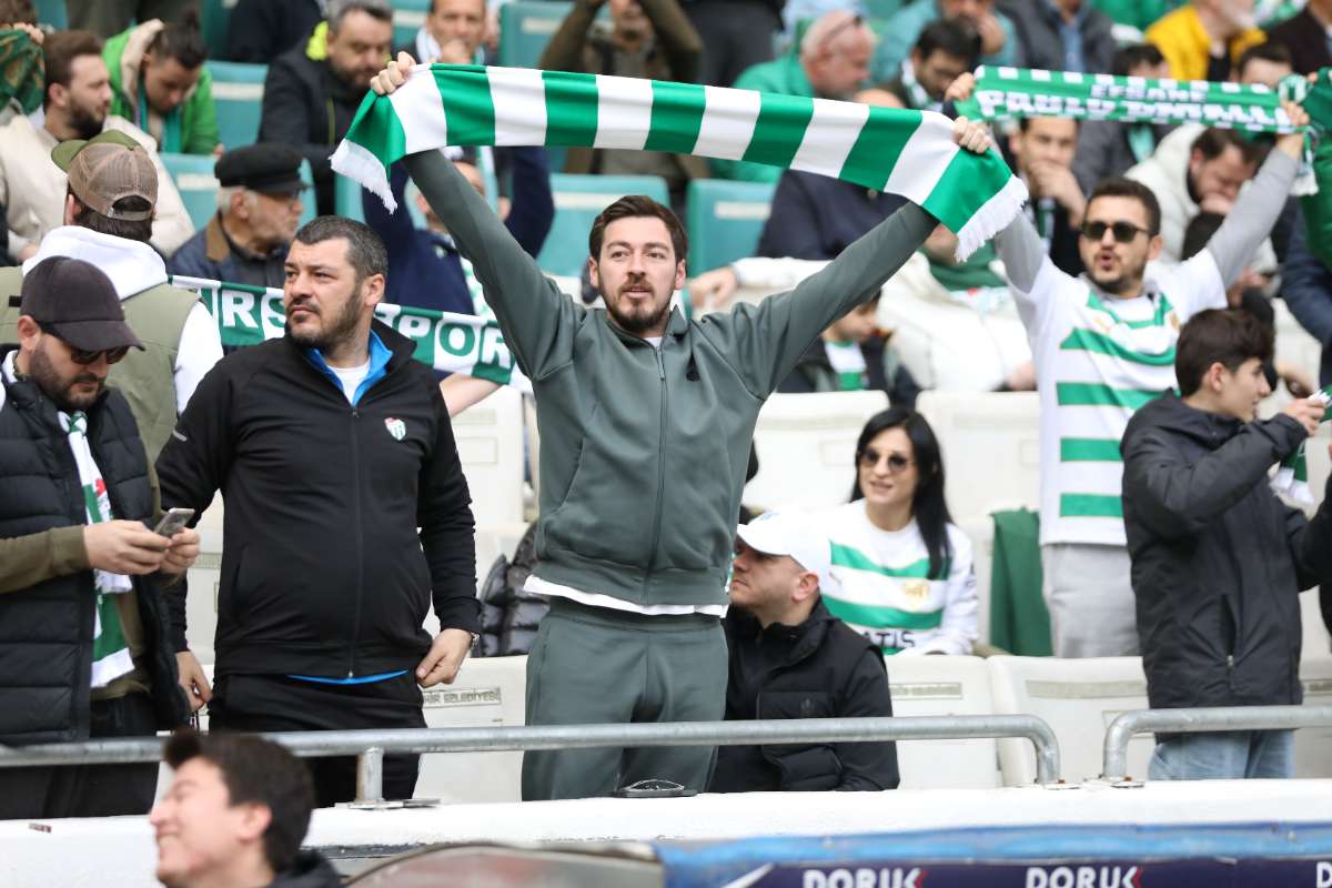 (FOTO GALERİ) Bursaspor-Silifke Belediyespor Taraftar Fotoğrafları