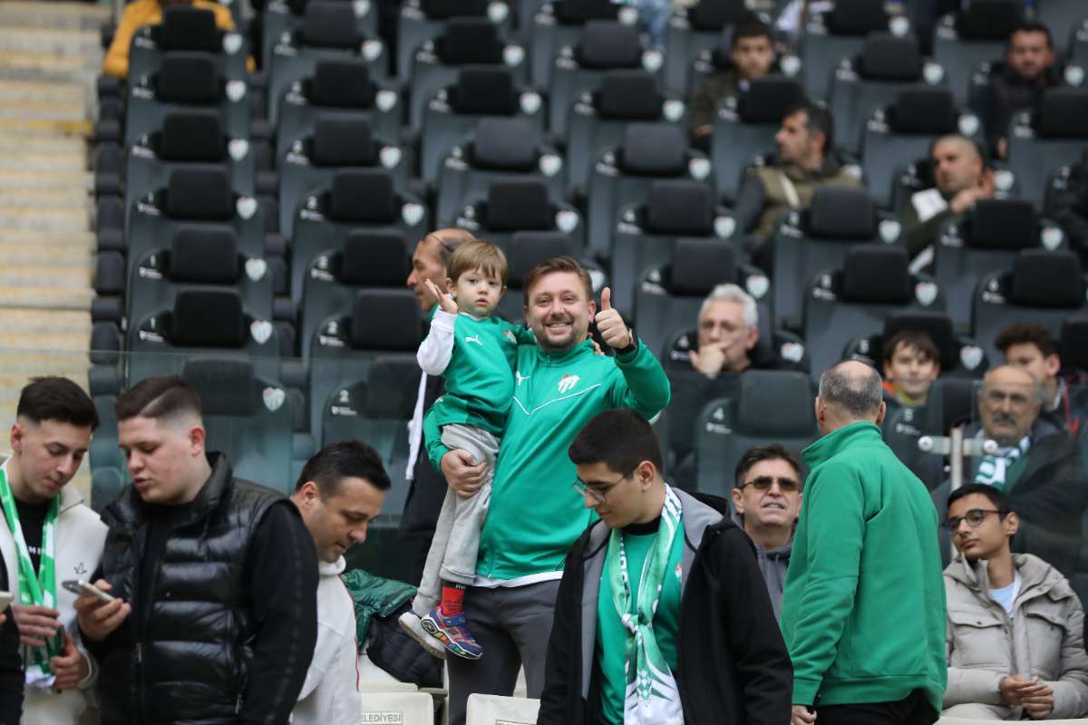 (FOTO GALERİ) Bursaspor-Silifke Belediyespor Taraftar Fotoğrafları