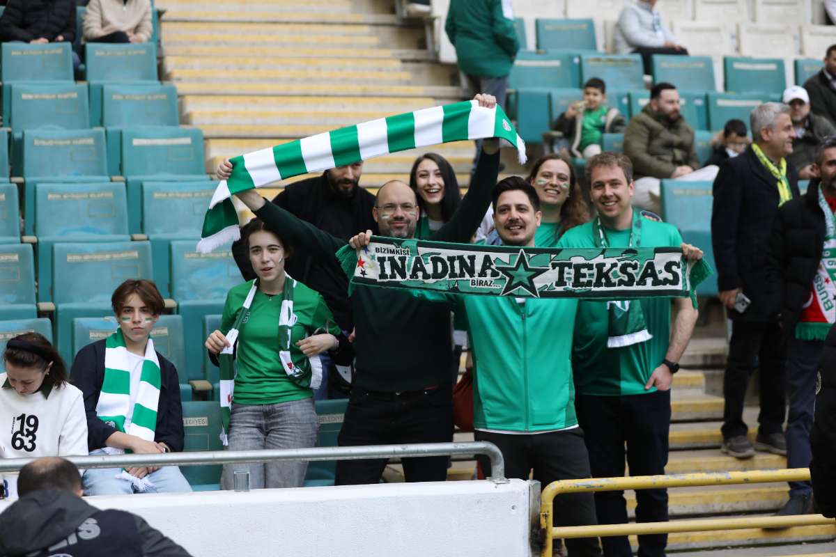 (FOTO GALERİ) Bursaspor-Silifke Belediyespor Taraftar Fotoğrafları