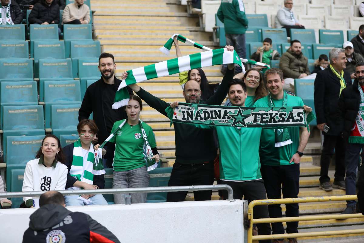 (FOTO GALERİ) Bursaspor-Silifke Belediyespor Taraftar Fotoğrafları