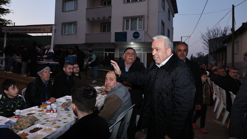 Şadi Özdemir Gökçe Mahallesi’nde iftara katıldı