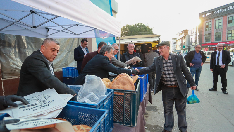 İftarlık pideler Gemlik Belediyesi'nden