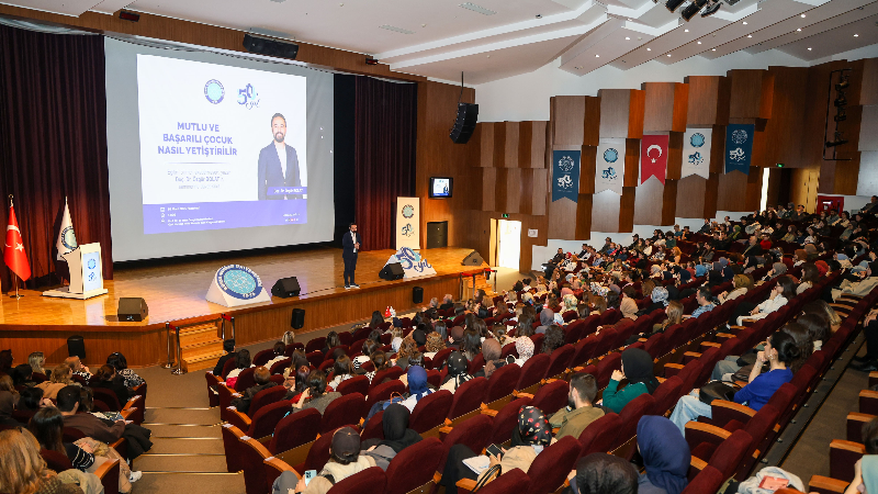 Mutlu ve başarılı çocuk yetiştirmenin formülü BUÜ’de konuşuldu