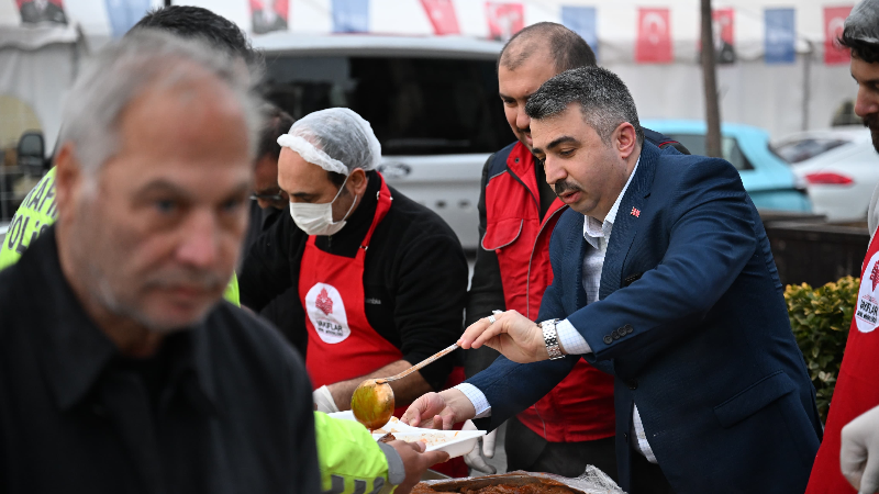 Yıldırım'da gönüller de sofralar da bir