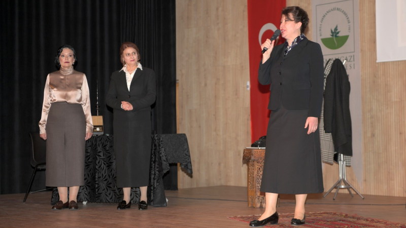 Kahraman hekimlerin hayatını meslektaşları teatral oyunla anlattı