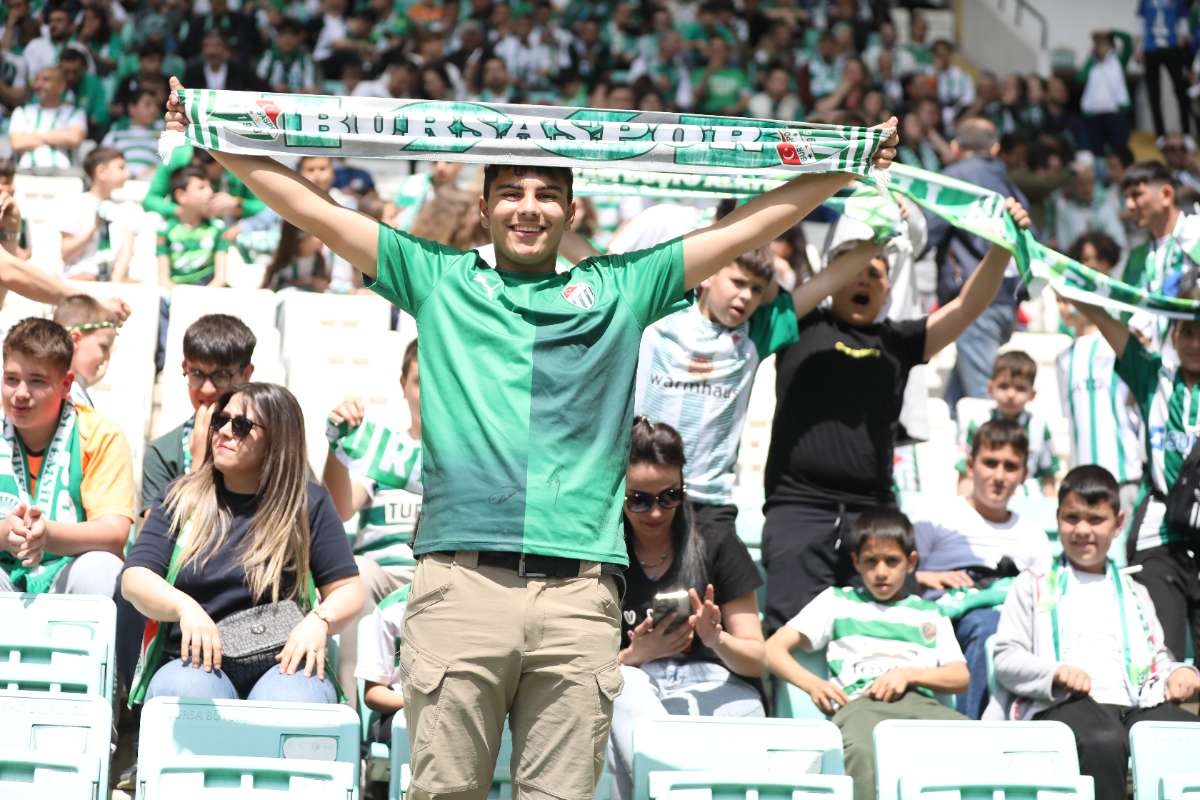 (FOTO GALERİ) BURSASPOR-BORNOVA FK TARAFTAR FOTOĞRAFLARI-1