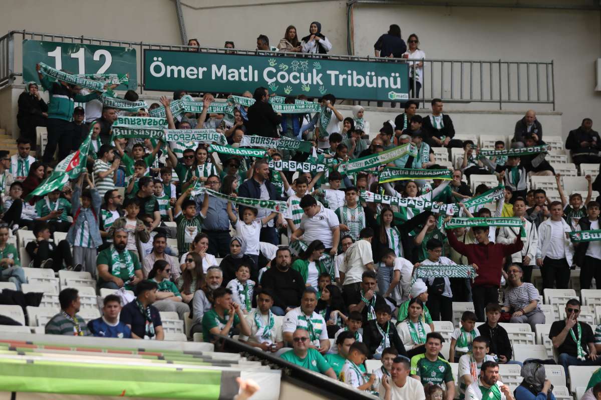 (FOTO GALERİ) BURSASPOR-BORNOVA FK TARAFTAR FOTOĞRAFLARI-1