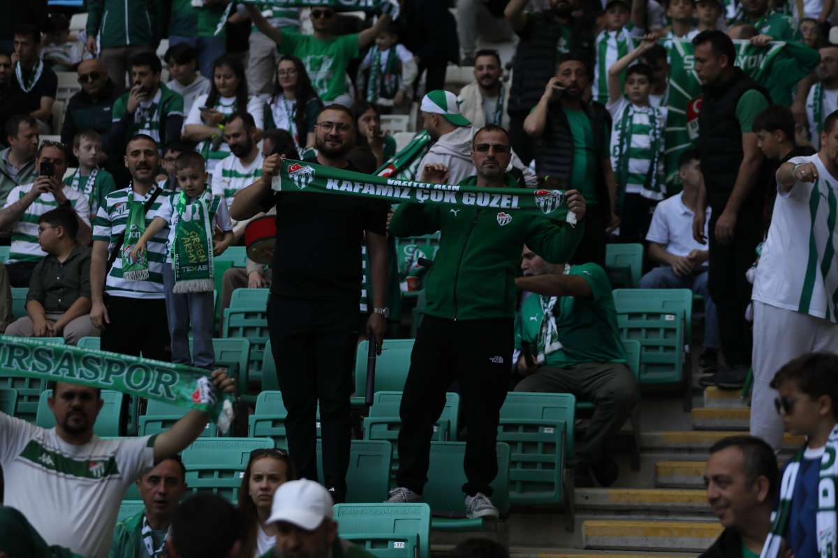 (FOTO GALERİ) BURSASPOR-BORNOVA FK TARAFTAR FOTOĞRAFLARI-1