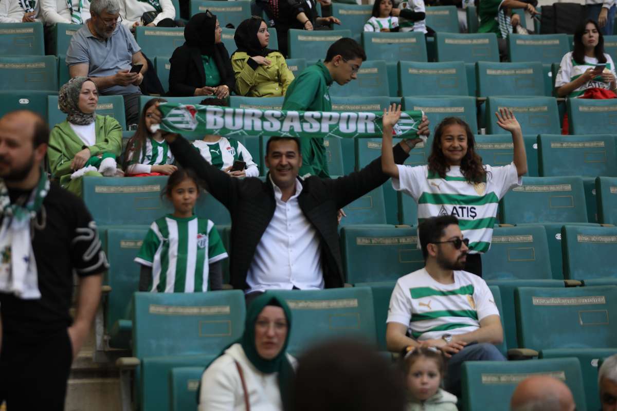 (FOTO GALERİ) BURSASPOR-BORNOVA FK TARAFTAR FOTOĞRAFLARI-1