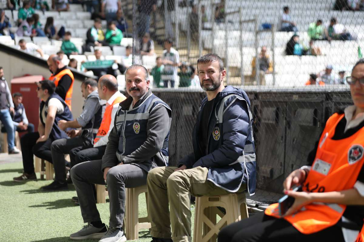 (FOTO GALERİ) BURSASPOR-BORNOVA FK TARAFTAR FOTOĞRAFLARI-1