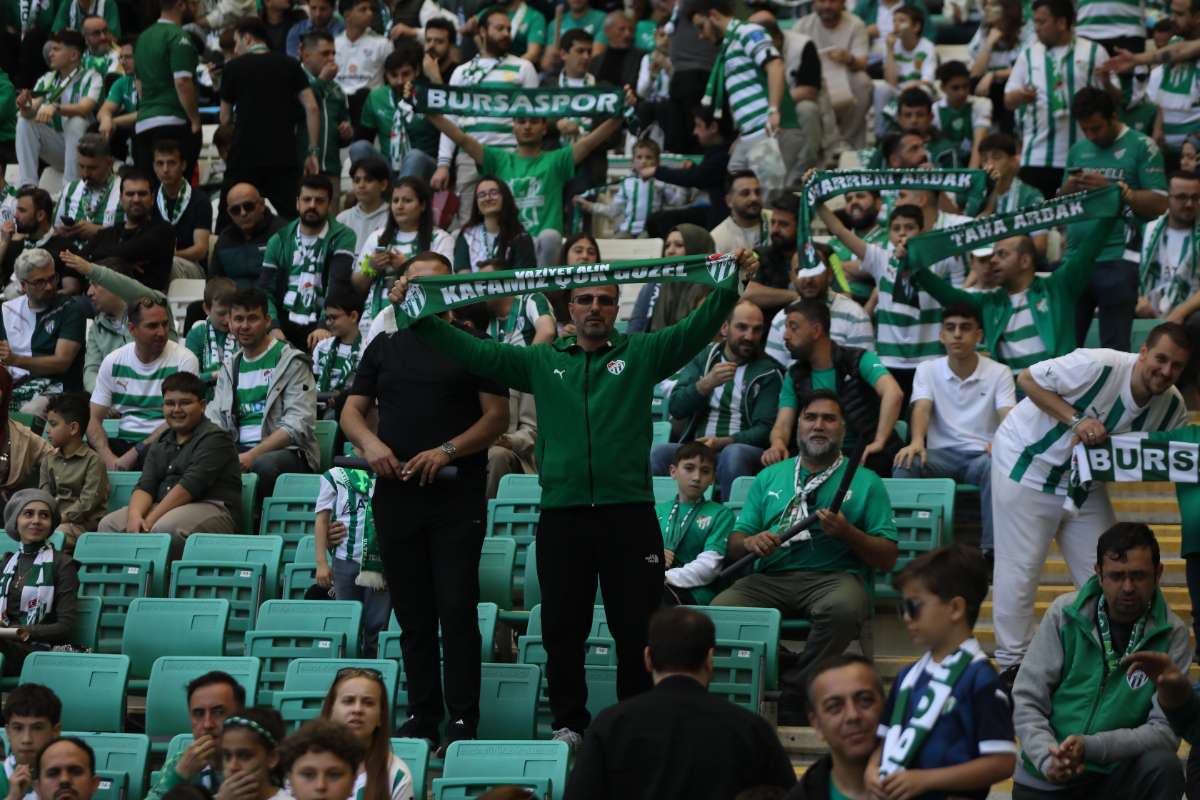 (FOTO GALERİ) BURSASPOR-BORNOVA FK TARAFTAR FOTOĞRAFLARI-1