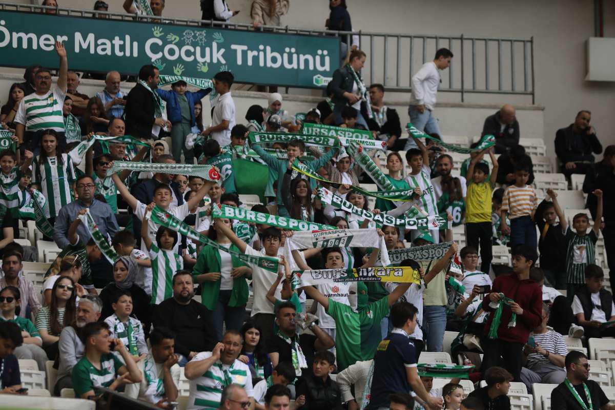 (FOTO GALERİ) BURSASPOR-BORNOVA FK TARAFTAR FOTOĞRAFLARI-1