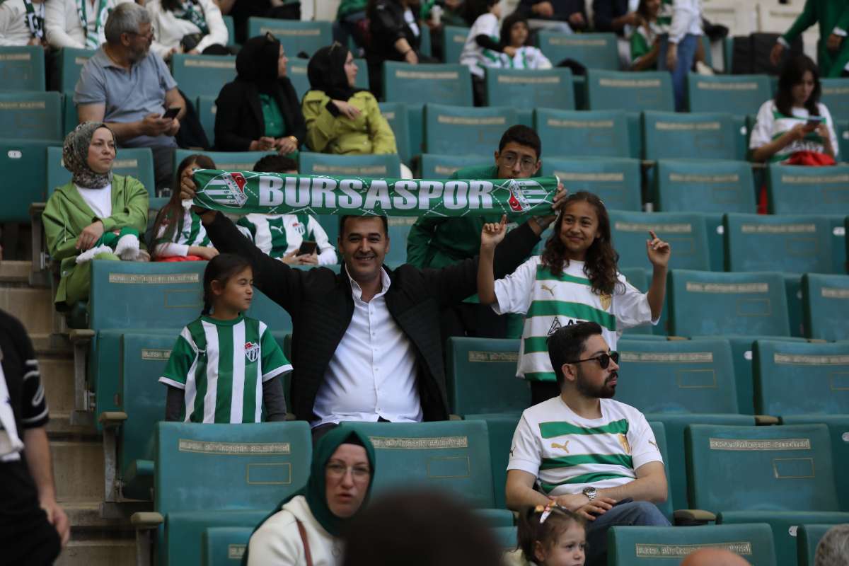 (FOTO GALERİ) BURSASPOR-BORNOVA FK TARAFTAR FOTOĞRAFLARI-1