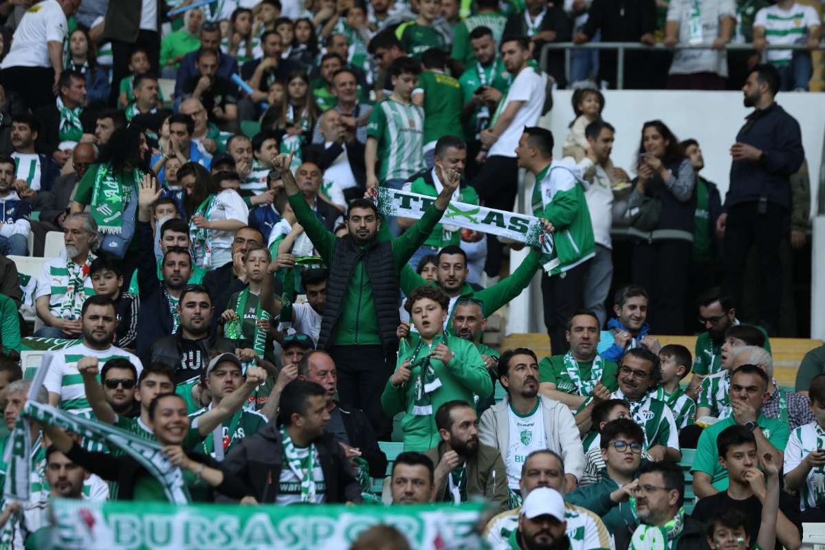 (FOTO GALERİ) BURSASPOR-BORNOVA FK TARAFTAR FOTOĞRAFLARI-1