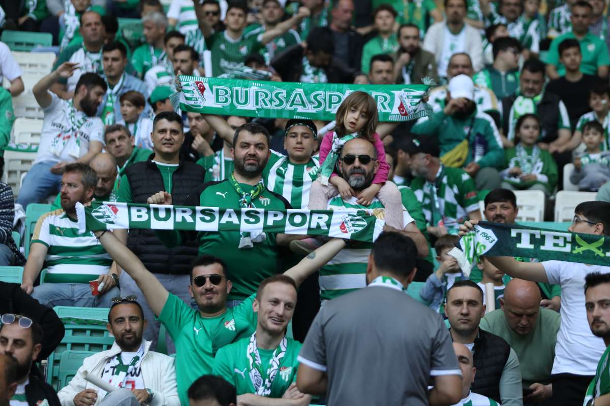 (FOTO GALERİ) BURSASPOR-BORNOVA FK TARAFTAR FOTOĞRAFLARI-1