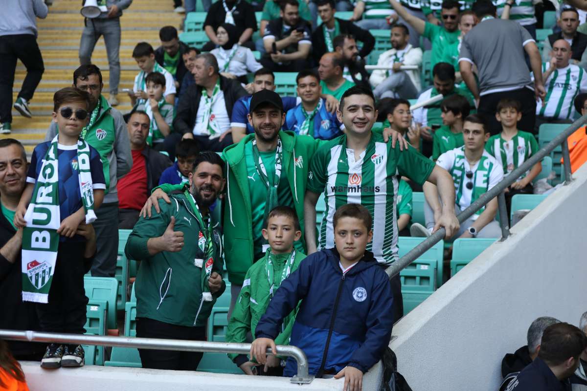 (FOTO GALERİ) BURSASPOR-BORNOVA FK TARAFTAR FOTOĞRAFLARI-1