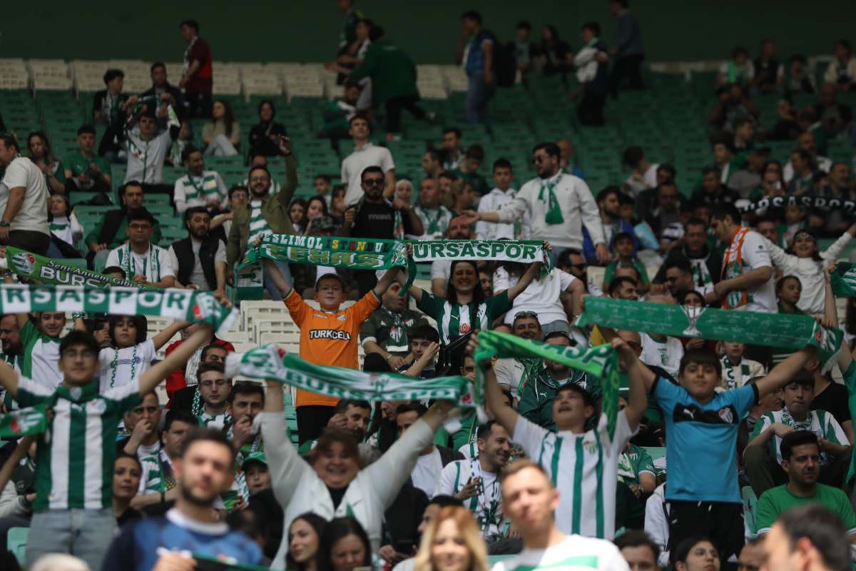 (FOTO GALERİ) BURSASPOR-BORNOVA FK TARAFTAR FOTOĞRAFLARI-1