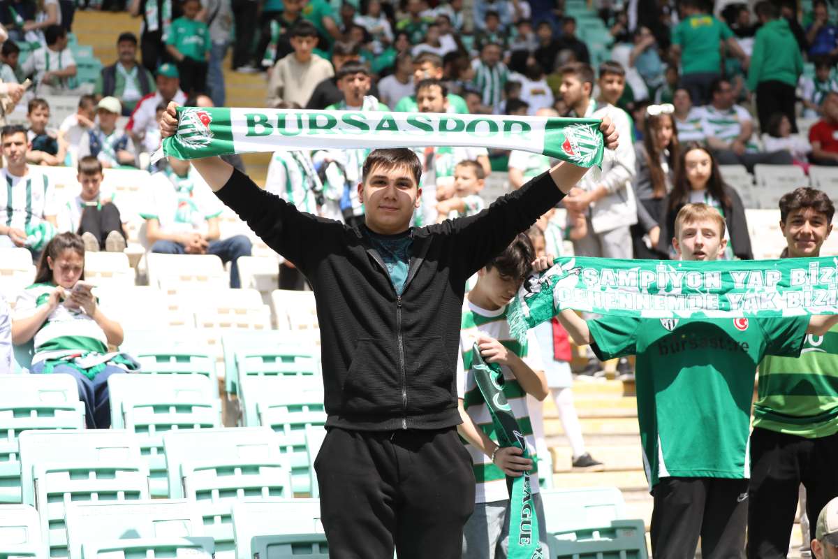 (FOTO GALERİ) BURSASPOR-BORNOVA FK TARAFTAR FOTOĞRAFLARI-1