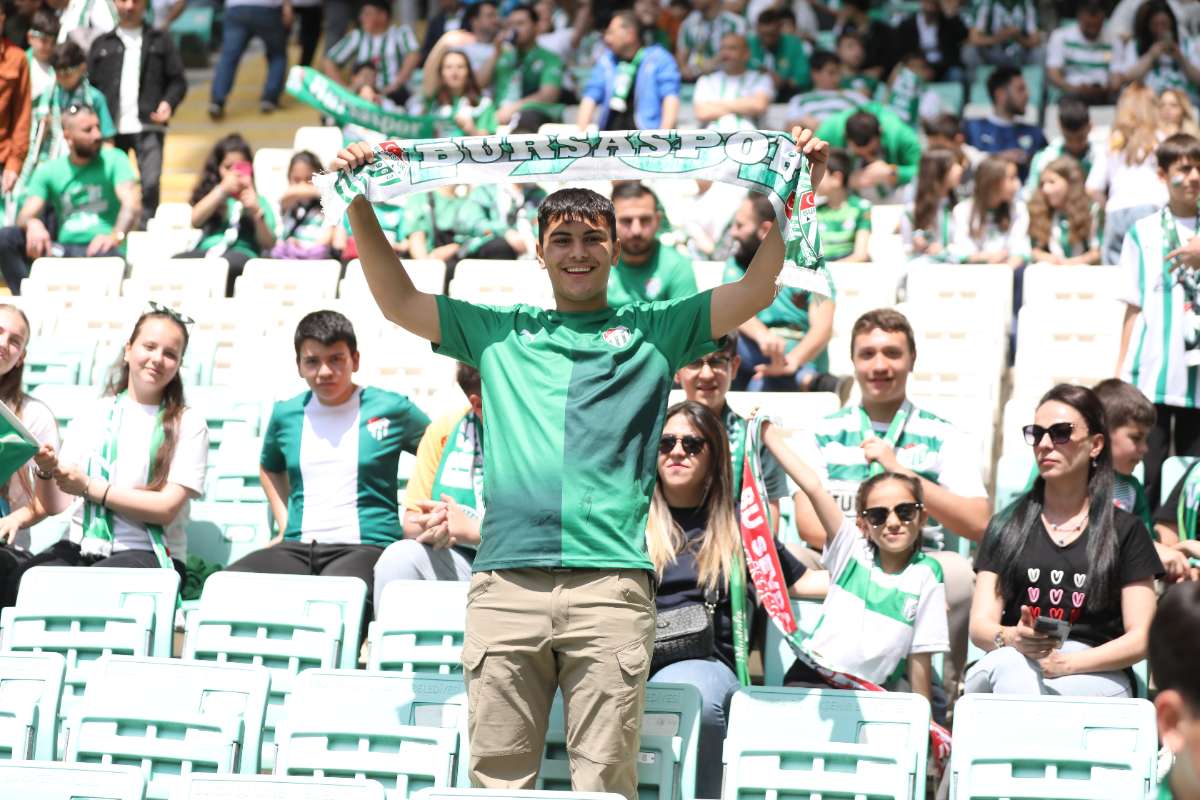 (FOTO GALERİ) BURSASPOR-BORNOVA FK TARAFTAR FOTOĞRAFLARI-1