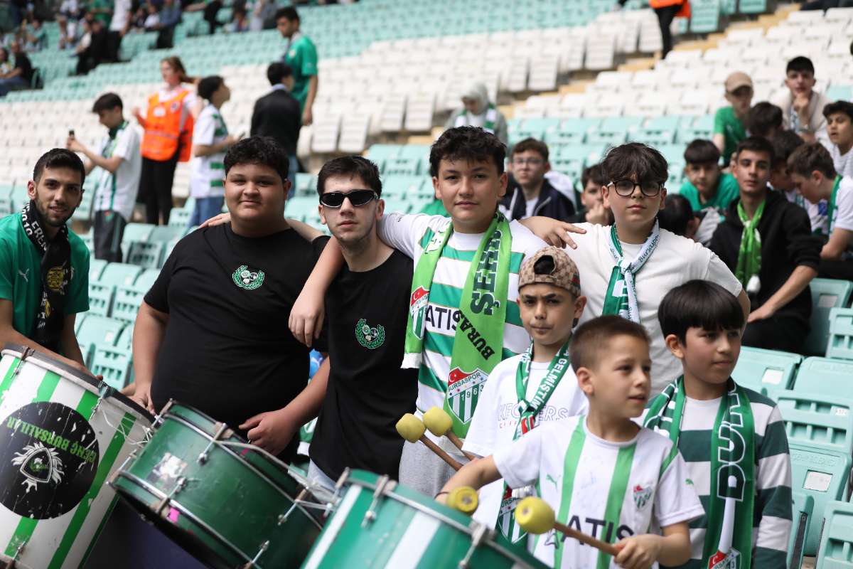 (FOTO GALERİ) BURSASPOR-BORNOVA FK TARAFTAR FOTOĞRAFLARI-1