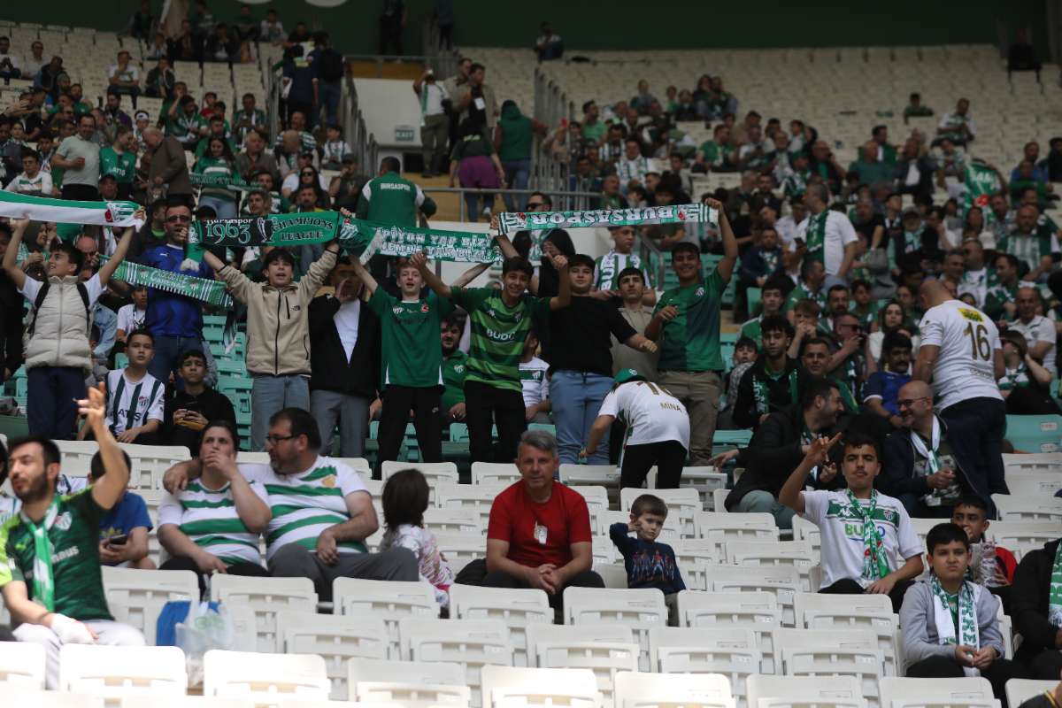 (FOTO GALERİ) BURSASPOR-BORNOVA FK TARAFTAR FOTOĞRAFLARI-1
