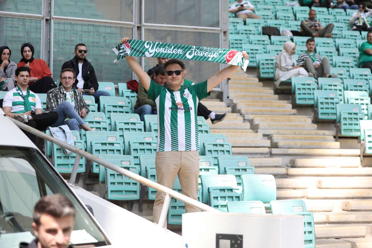 (FOTO GALERİ) BURSASPOR-BORNOVA FK TARAFTAR FOTOĞRAFLARI-1