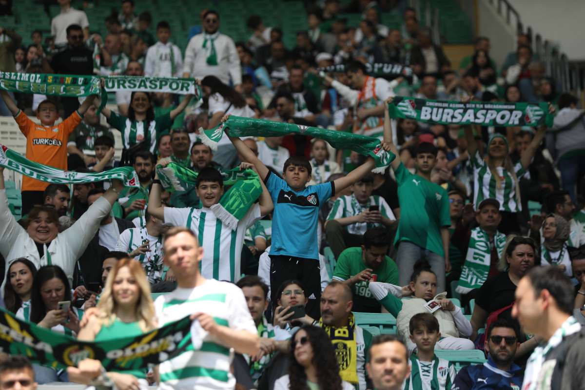 (FOTO GALERİ) BURSASPOR-BORNOVA FK TARAFTAR FOTOĞRAFLARI-1