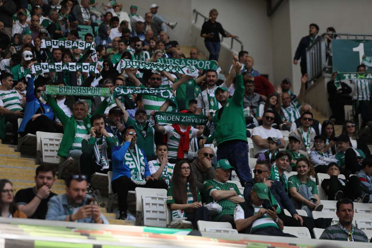 (FOTO GALERİ) BURSASPOR-BORNOVA FK TARAFTAR FOTOĞRAFLARI-1