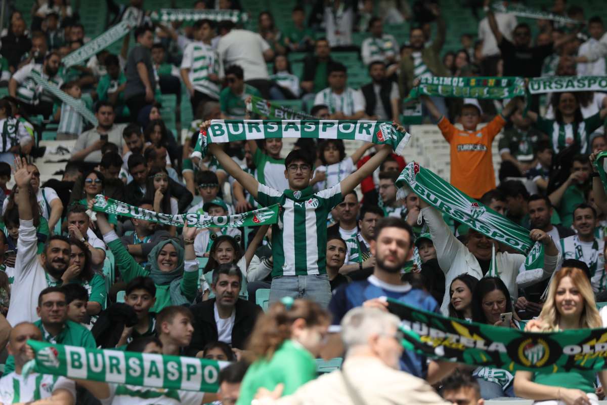 (FOTO GALERİ) BURSASPOR-BORNOVA FK TARAFTAR FOTOĞRAFLARI-1