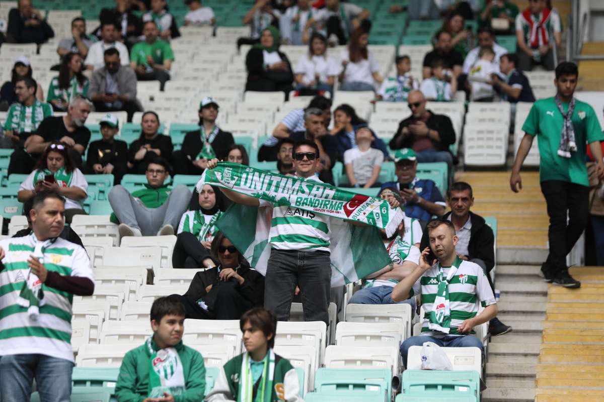 (FOTO GALERİ) BURSASPOR-BORNOVA FK TARAFTAR FOTOĞRAFLARI-1