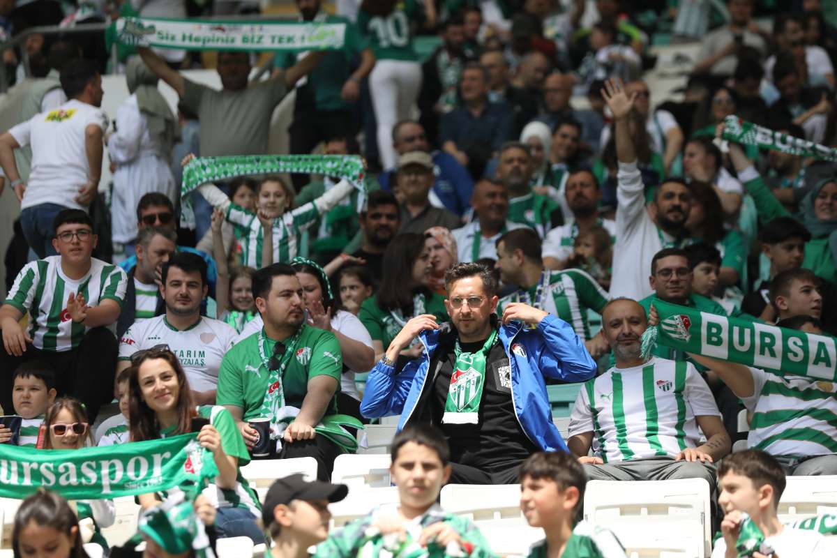 (FOTO GALERİ) BURSASPOR-BORNOVA FK TARAFTAR FOTOĞRAFLARI-1