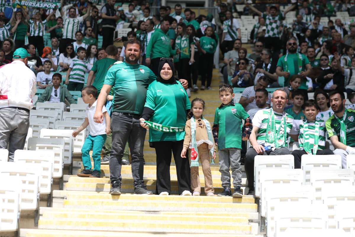 (FOTO GALERİ) BURSASPOR-BORNOVA FK TARAFTAR FOTOĞRAFLARI-1