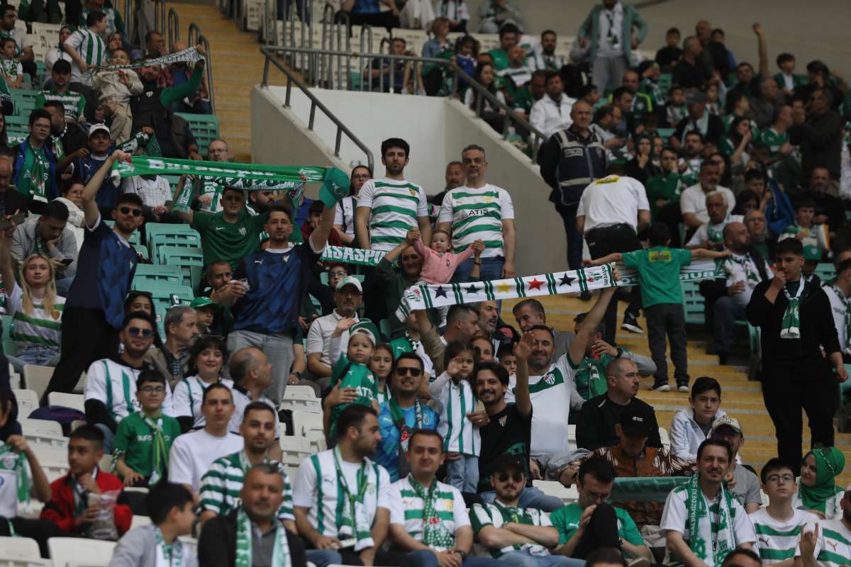 (FOTO GALERİ) BURSASPOR-BORNOVA FK TARAFTAR FOTOĞRAFLARI-1