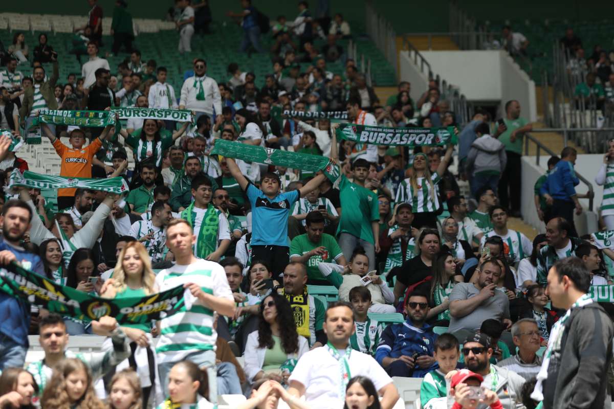 (FOTO GALERİ) BURSASPOR-BORNOVA FK TARAFTAR FOTOĞRAFLARI-1