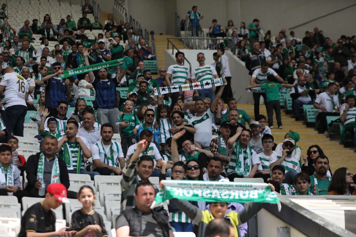 (FOTO GALERİ) BURSASPOR-BORNOVA FK TARAFTAR FOTOĞRAFLARI-1