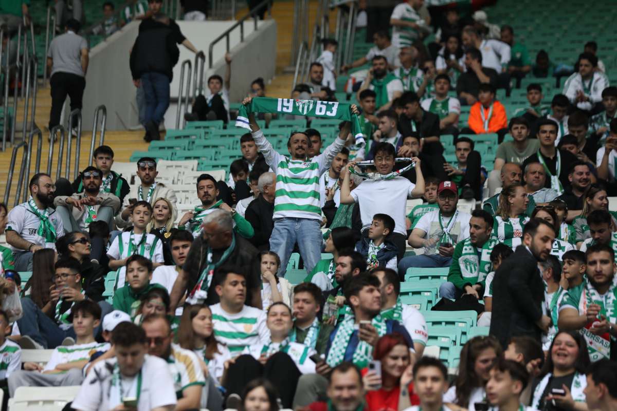 (FOTO GALERİ) BURSASPOR-BORNOVA FK TARAFTAR FOTOĞRAFLARI-1