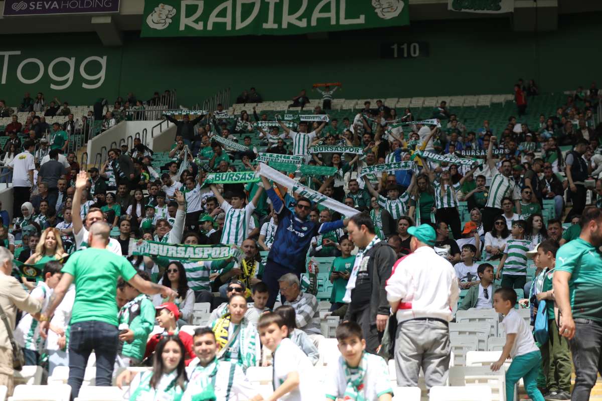 (FOTO GALERİ) BURSASPOR-BORNOVA FK TARAFTAR FOTOĞRAFLARI-1