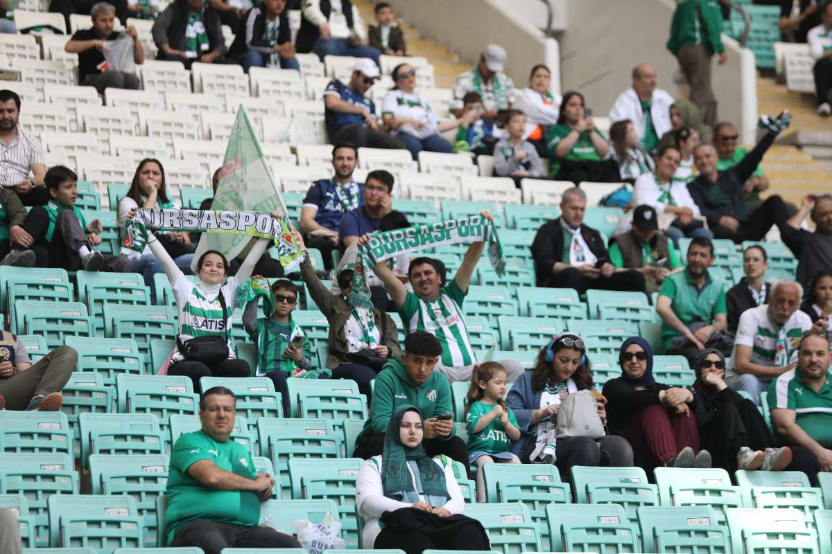 (FOTO GALERİ) BURSASPOR-BORNOVA FK TARAFTAR FOTOĞRAFLARI-1
