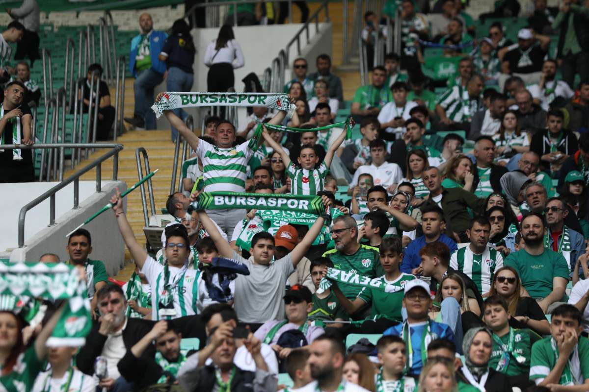 (FOTO GALERİ) BURSASPOR-BORNOVA FK TARAFTAR FOTOĞRAFLARI-1