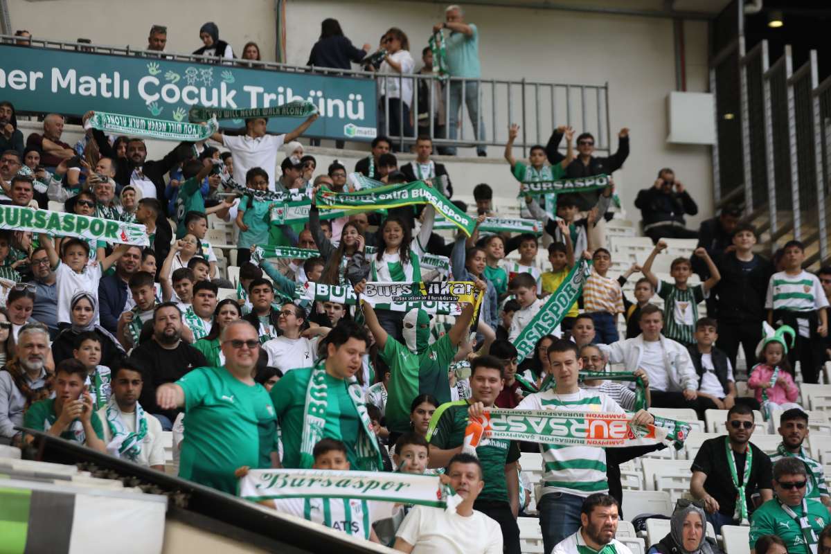 (FOTO GALERİ) BURSASPOR-BORNOVA FK TARAFTAR FOTOĞRAFLARI-1