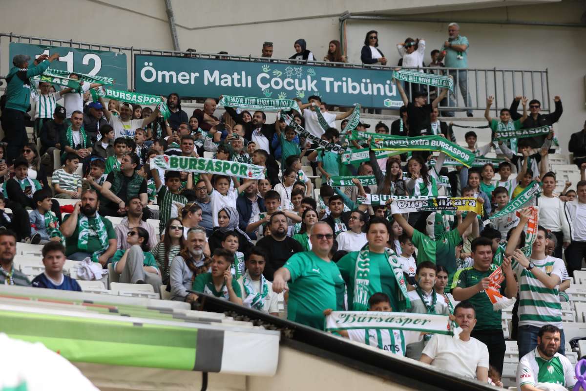 (FOTO GALERİ) BURSASPOR-BORNOVA FK TARAFTAR FOTOĞRAFLARI-1