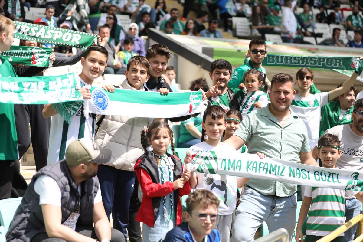 (FOTO GALERİ) BURSASPOR-BORNOVA FK TARAFTAR FOTOĞRAFLARI-1